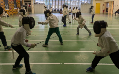 En garde ! Les CE1-CE2 découvrent l’escrime